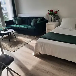 https://magnifique-studio-de-25-m2.fr-paris.fr