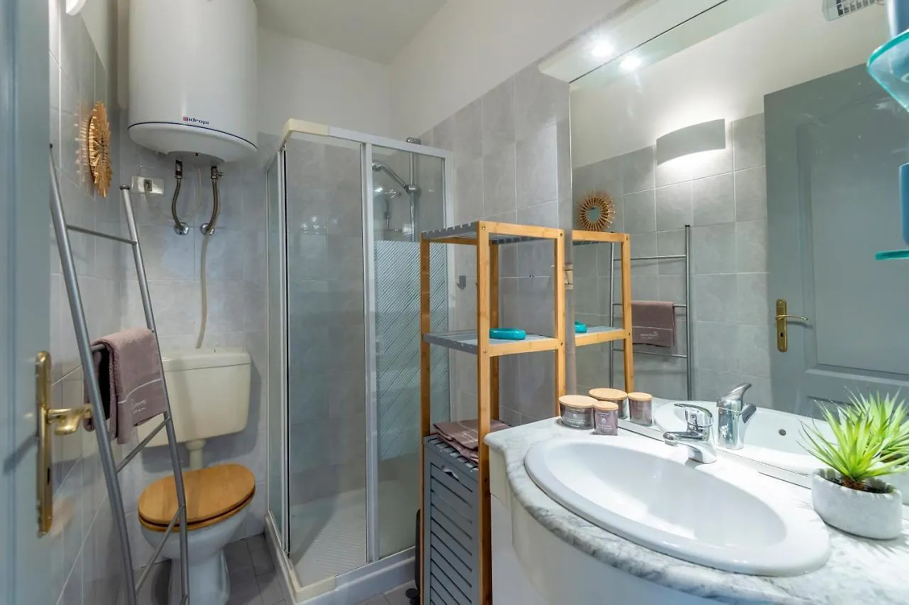 Charmant Appartement À 2 Pas De La Plage Nice France